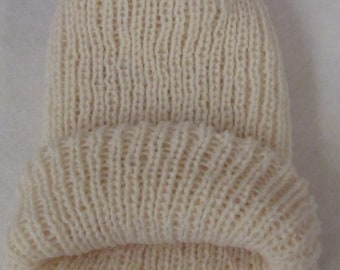 Betty Knit Hat Pattern by Skerin