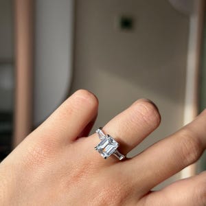 3.0CT Emerald Lab Grown Diamond Ring with Baguette Side Stones, 14K Gold Engagement Ring, Vintage Inspired Solitaire for Her