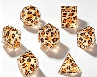 Juego de dados de resina con borde afilado y estampado de leopardo, para juegos de rol D&D.