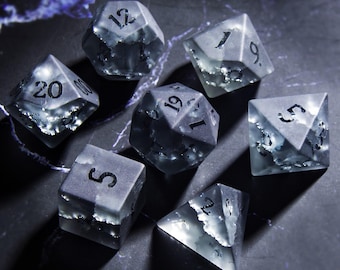 Juego de dados poliédricos de gemas de vidrio de sombra agrietado (con caja)