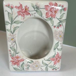 Otagiri Small Oval Vintage Porcelain Floral Picture Frame Made in Japan-Cottagecore