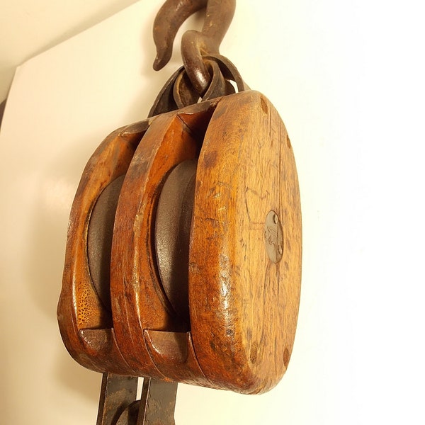 Vintage Large Beautiful Old Block and Tackle In  Great Shape