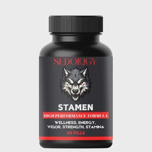 Peut inclure: Une bouteille noire de pilules "SEDOLOGY STAMEN". L'étiquette présente un loup et le texte "HIGH PERFORMANCE FORMULA" et "WELLNESS, ENERGY, VIGOR, STRENGTH, STAMINA". La bouteille contient 60 pilules.