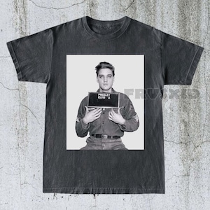Elvis Presley Shirt, Classic Rock Tee, Music Legend T-shirt, Vintage Music Apparel, Graphic Tee, Gift For Music Lovers MN35