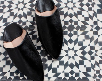Handmade Moroccan Leather Babouches: Artisan Indoor Slippers