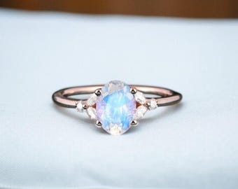 Anillo ovalado de piedra lunar arcoíris: oro rosa, piedra natal de junio