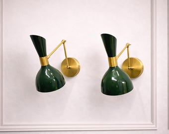 Aplique de pared de latón moderno de mediados de siglo / Lámpara de pared con brazo ajustable / Iluminación de acento de lujo