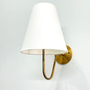 Aged Brass Wall Sconce with Fabric Lampshade, Vintage Home Decor Wall Lamp, Minimalist Bedside Wall Lighting, Curved Arm Modern Wall Sconce