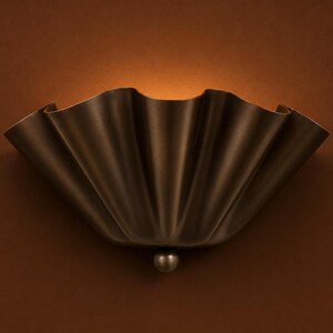 Antik patina mässingssnäckslampa | Mid-Century Modern räfflad vägglampa