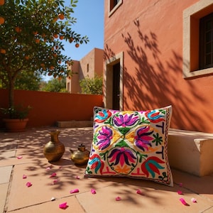 Vintage Suzani Kissenbezug: Handgemachte indische Stickerei, 16x16 Baumwollkissen