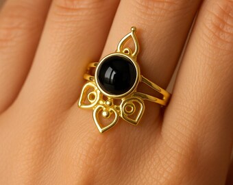 Black Onyx Ring, Promise Ring, 14K Gold Ring, Crown Ring, Engagement Ring, Vintage Ring, Gift for Her,  Black Gemstone Ring