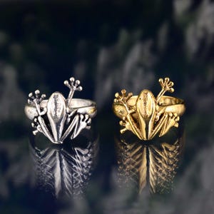 Handmade Frog Ring in Silver & Gold, Unique Animal Jewelry, Nature Inspired Frog Design, Adjustable Ring for Men / Women