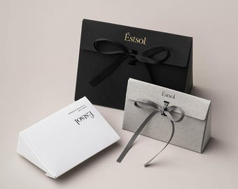 リボン付き折りたたみ式紙袋ボックス50個入り、カスタムロゴ入りパッケージ、バルク販売 CS-05
