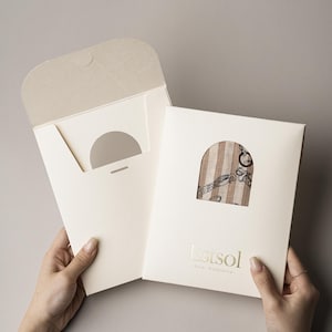 50 st fönsterpappersförpackningar med anpassad logotyp kuverthylsor EstSol Slim Item Storage CS-03