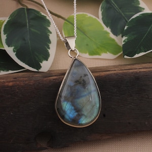 Labradorite Pendant: Handmade 925 Sterling Silver Gemstone Jewelry