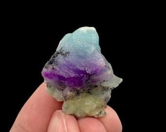 Fluorescent Phosphorescent Colour Change Hackmanite w/sky blu Sodalite inclusion  18g 28mm