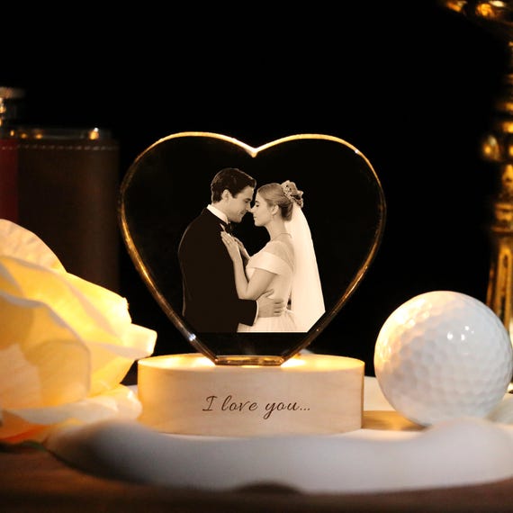 LED Nachtlicht Kristallkugel Mit 3D Gravur „Ich Liebe Dich“ – Glaskugel Lampe Mit Holzsockel, Warmem Licht