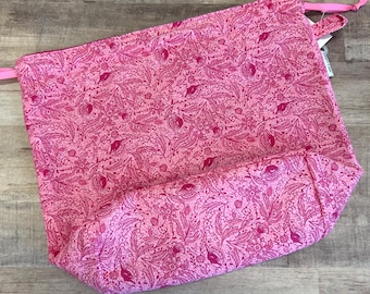 Includes interior Pocket!  Double Sack Divided Project Bag with pocket in Pink Floral Size small only