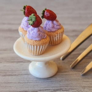 Dollhouse Miniature Cupcake, 1:12 Scale, Handmade, Dollhouse Bakery, Miniature Dessert, Miniature Food