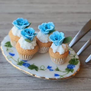 Dollhouse Miniature Cupcake, 1:12 Scale, Handmade, Dollhouse Bakery, Miniature Dessert, Miniature Food