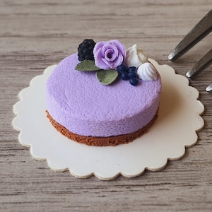 Miniature Cake, 1:12 Scale, Realistic Miniature Food, Dollhouse Decoration, Dollhouse Food