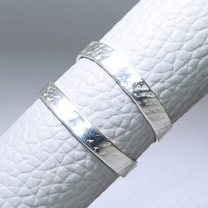 Verstelbare ring van sterling zilver met textuur | Handgemaakte open manchet ring | Handgemaakte minimalistische sieraden