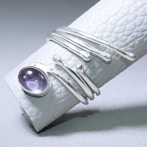 Amethyst ring aus Sterling silber | Natürlicher Edelstein | Boho Ring zum Stapeln | Verstellbare Größe | Geburtsstein Februar | Schmuck