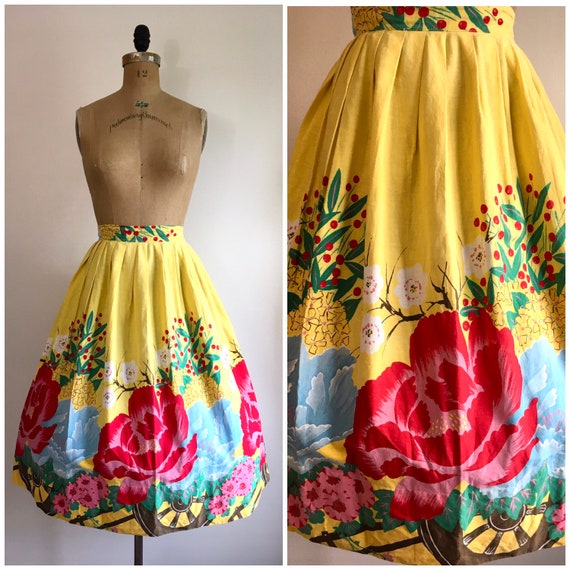 Vintage 1950s Rose Border Novelty Print Skirt 50s