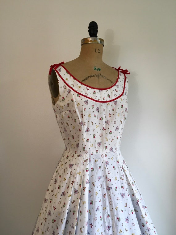 Vintage 1950s Birds And Bees Novelty Print Dress … - image 3