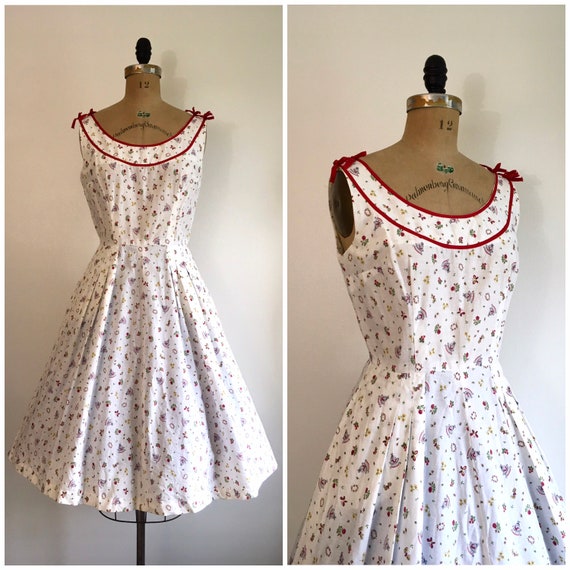 Vintage 1950s Birds And Bees Novelty Print Dress … - image 1