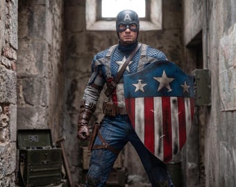 Captain America Schild - handgefertigtes Aluminium First Avenger Triple Star Heater Schild - Vintage Distressed Wanddekoration & Cosplay Requisite