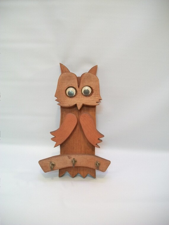 Items similar to Vintage Owl Key Holder, Rustic Wood Owl Wall Hanging