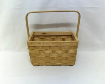 Small Natural Wicker Basket, vintage basket, Craft Supplies, Basket Crafts, Storage Basket, Fruit Basket Storage,