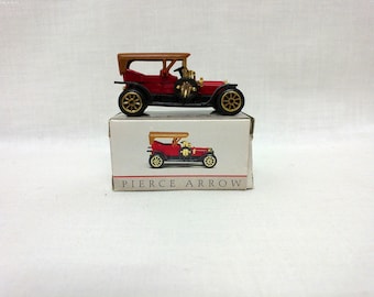 Vintage mini Car, Die Cast Model Car 1:64, Classic Car Miniature, #302 Pierce Arrow, Original Box,