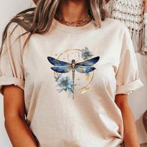 Womens Dragonfly Floral Tshirt,Boho Dragonfly Tee,Nature Lover Shirt,Garden Lover Gift,Cottagecore Tshirt,Botanical Shirt,Womens Graphic Te