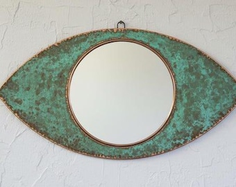 Espejo de pared con marco de cobre en forma de ojo y pátina verde – Decoración rústica de granja – Espejo de cobre oxidado hecho a mano
