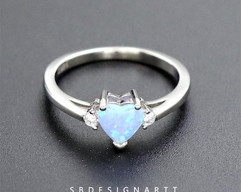 Anillo de ópalo de plata de ley 925: joyería de ópalo australiano en forma de corazón, banda ajustable estilo bohemio chic, regalo único de piedra preciosa para mujer.