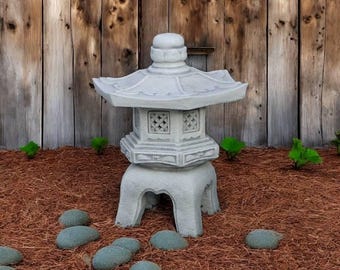Three Pieces Pagoda Sculpture Cement Lantern For Garden Or Backyard Stone Decoration Pagoda With Cage Lantern Statuary