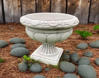 Radiance Pot Figure Ribbed Urn Sculpture Flowers Planter Figurine Cement Yard Art Concrete Flowers Pot Patio Decoration