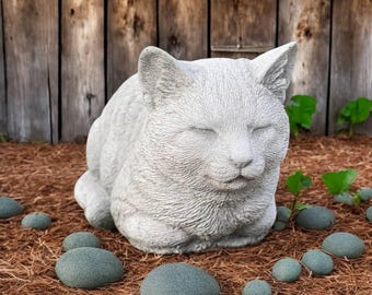 Cat Figurine Light Grey Kitten Figurine Crouching Cat Memorial Statue Outdoor Garden or Backyard Decoration Stone Statuary