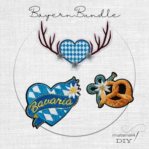 Könnte beinhalten: Ein Bayern Bundle Set aus drei bestickten Aufnähern, bestehend aus einem blau-weiß rautierten Herz mit Hirschgeweih, einem herzförmigen Aufnäher mit dem Schriftzug Bavaria und einem goldenen Brezel-Aufnäher, verziert mit weißen Edelweißblüten.