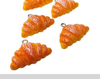 5 Stück Anhänger Charms Croissant. cr1