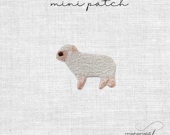 Aufnäher gesticktes mini Lamm Schaf Patch 25x32mm Bügelbild Applikation. A72w