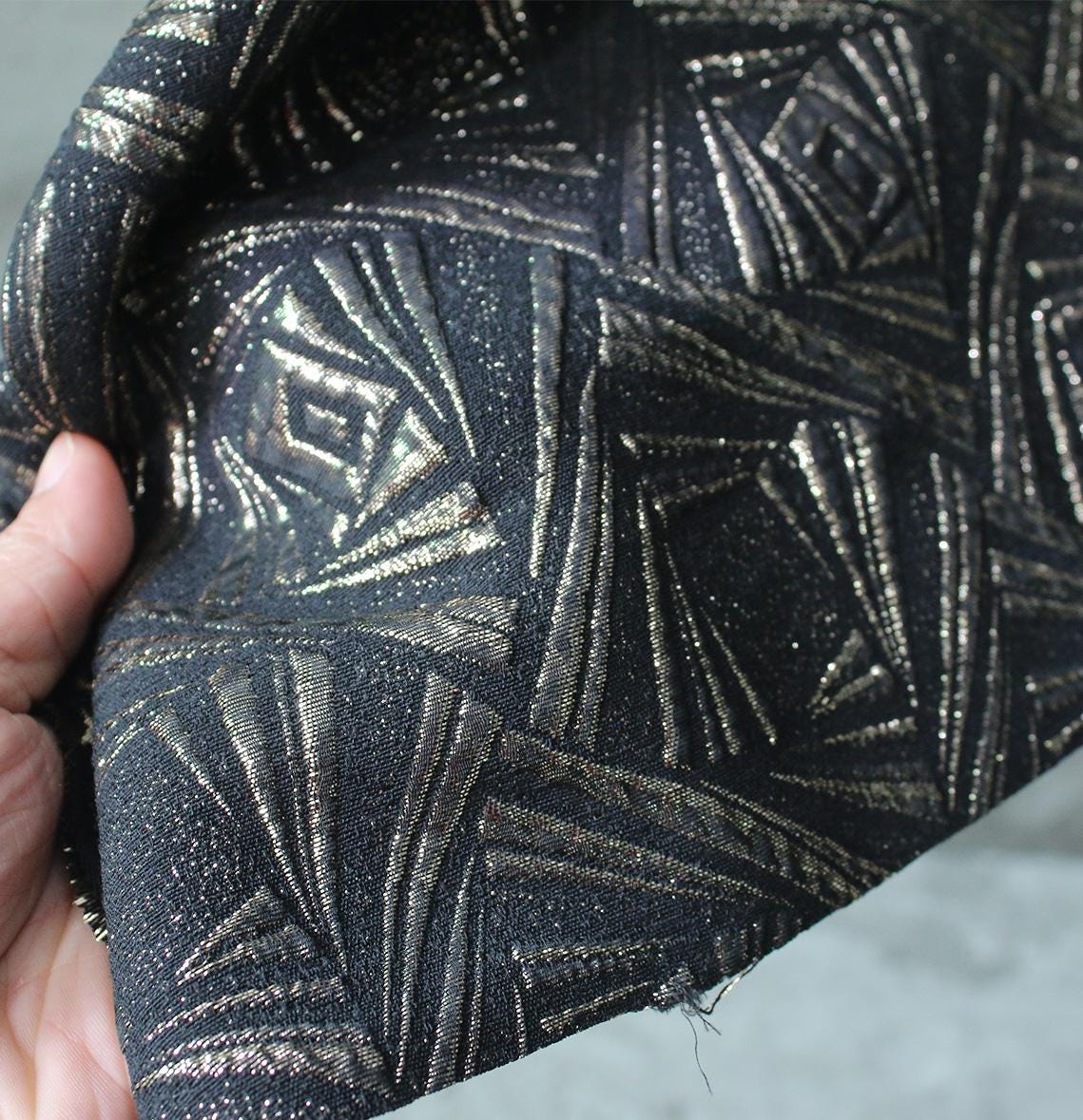 1.4 meters wide glossy black gold irregular geometric jacquard texture fabric dress skirt jacket design clothing material V37G107K241204P
