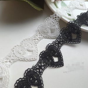 5ヤード 4 cm 1.57インチ幅 ブラック/アイボリー ハート リボン 刺繍 子供用 人形 スカート ウェディングドレス シャツ 縁取り 素材 レース トリム C19U33K231011V