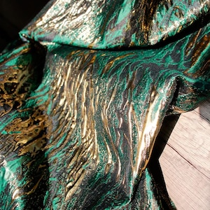 Tessuto jacquard lucido verde scuro dorato con trama lucida per abiti da sera, gonne, camicie, cucito creativo Materiale per abbigliamento Y26V12V230625V S