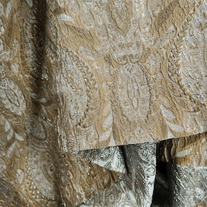 1,4 metri di larghezza lucido cammello argento jacquard seta texture rilievo tessuto misto giacca abito gonna design Materiale per abbigliamento T13T25C241109C