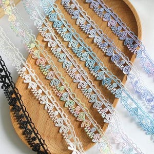 5 Meter 1,5 cm 0.59"breite bunte Schleife Stoffstickerei Bordüre Kleid Rock Spitzenbesatz Band Kleidung Accessoires Material T21P19C250201V