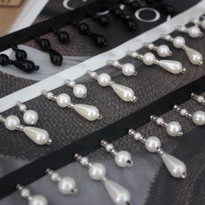 2 mètres 4,9 cm 1,93 po. de large, perles noires/ivoire, franges, bordure en dentelle, bricolage, col, manches, jupe, bords de la robe, accessoires en matériaux T27X4T250416H