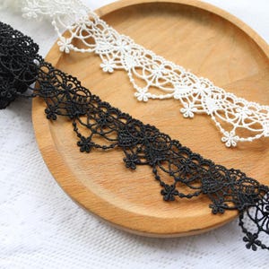 10 Meter 2,8 cm 1,1 Zoll breit Schwarz/Elfenbein Jakobsmuschel Stoff Stickerei Spitzenband Band Hemd Kleid Rock Ärmel Einfassung Material T21P61C250220V